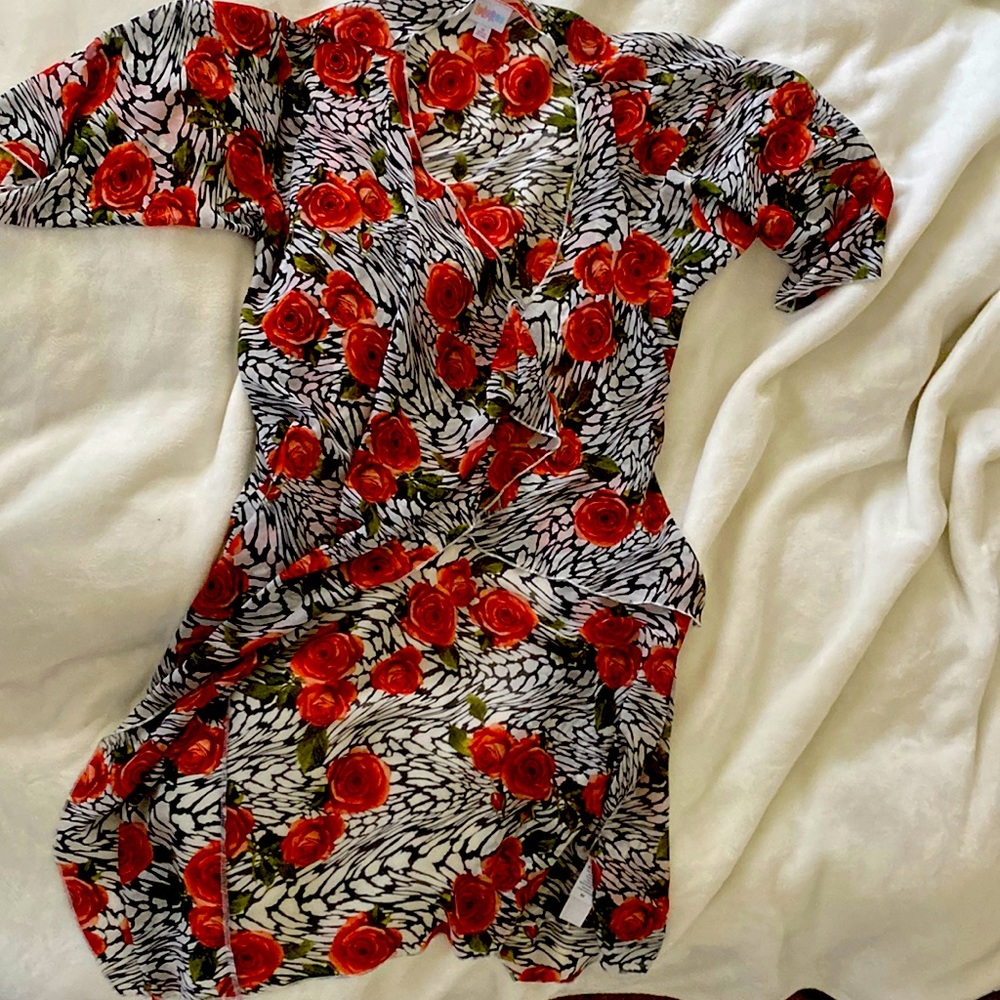 Lularoe size medium